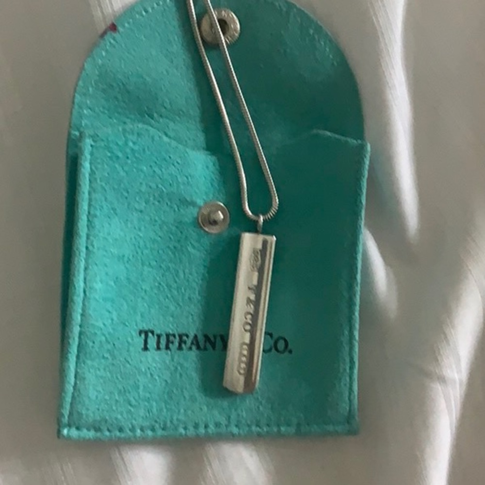 Tiffany’s bar necklace